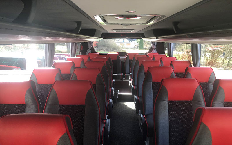Reisebus 28er weiß Iveco -Innenansicht